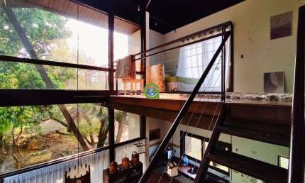 Casa Rústica à Venda com Vista para a Lagoa em Ibiraquera Próx. à Praia do Rosa