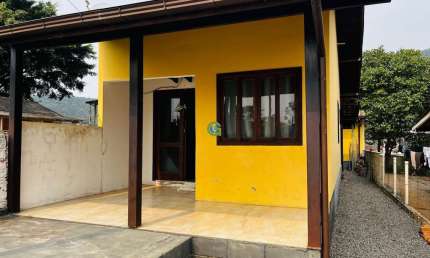Casa com 2 Quartos e Ótima Localização a 500m da Praia – Gamboa, Garopaba