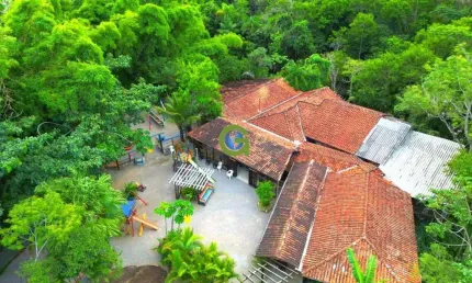 Oportunidade rara em Garopaba: ponto comercial com acesso à cachoeira!