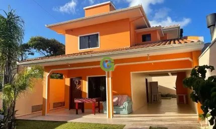 Excelente oportunidade! casa com 4 suítes no centro de garopaba/sc a 150m do mar