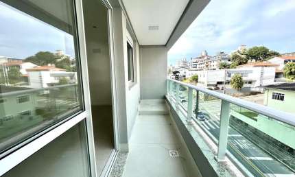 Studio com vaga de garagem no Estreito Florianópolis-SC