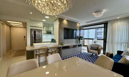 Apartamento Vista Mar, no Estreito Florianópolis/SC com 01 suíte e 2 Demi suíte.