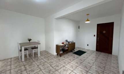 Apartamento 03 dormitórios sendo 01 suíte no Bairro Floresta - São José SC