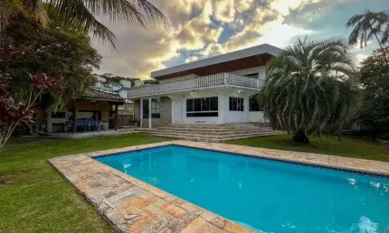 Casa à venda em terreno de 2.300m2 na  Ponta de Baixo - São José