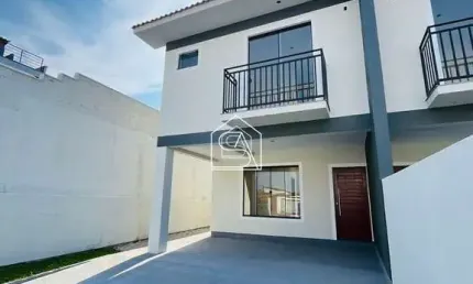Lindo Sobrado com 3 dormitórios 1 suíte no Bairro Real Parque - São José - SC