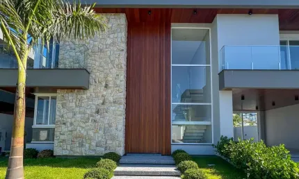 Casa nova e pronta para morar, 3 suítes, condomínio fechado Reserva da Pedra