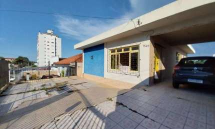 Ampla casa à venda com 05 dormitórios no Bairro Areias São José SC.