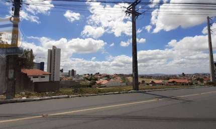 Terreno próximo ao Campinense Clube frente asfaltada