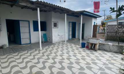 Escelente casa no bairro centro de cidreira em rua asfaltada proximo dos comercios pricipais