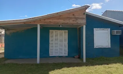 OPORTUNIDADE! Casa Semi-mobiliada a menos de 50m do mar - No Bairro Salinas em Cidreira