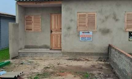 Excelente oportunidade casa escriturada com entrada facilitada na rua dos bombeiros em Balneário Pinhal  R$30,000 ENTRADA