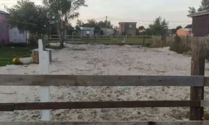Terreno escriturado na praia do magistério iptu em dia. região de moradores fixos