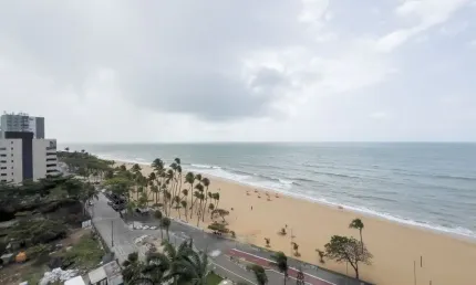Apartamento com 3 quartos à beira-mar em Piedade — Vista deslumbrante e muito espaço para viver bem