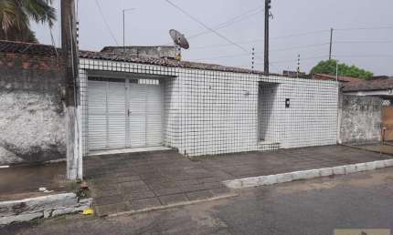 Casa para Venda em Maceió, Tabuleiro do Martins, 4 dormitórios, 1 suíte, 3 banheiros, 3 vagas