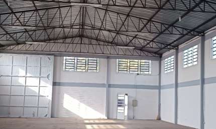 EXCELENTE BARRAÇÃO PARA ALUGUEL COM 400M²  NO COUNTRY