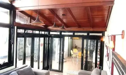 Sobrado com 2 Suítes e 2 dormitórios com 228m² total – Recanto Tropical - Cascavel/PR