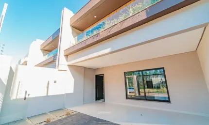 LINDO SOBRADO COM  3 SUÍTE SENDO 1 SUÍTE MÁSTER QUARTOS