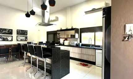 Casa térrea  - condomínio village – com 3 suítes amplas, conceito aberto, fino acabamento - terreno com 1.860 m² com 544m² útil.