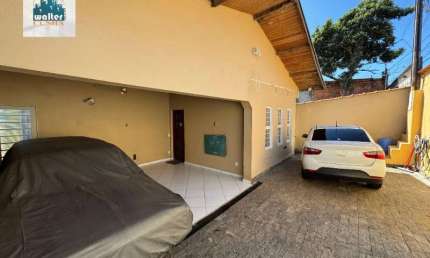 Vendo Casa Jardim Florence região do Campo Grande ampla possuindo 4 dormitórios Aceita Financiamento e FGTS