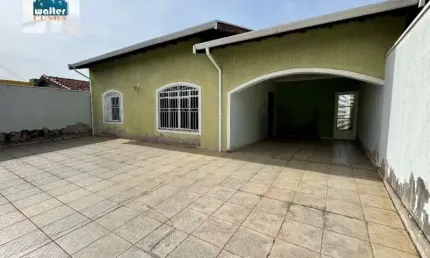 Vendo Casa Jardim Aeronave região do Ouro Verde 3 dormitórios suíte quintal amplo e ótima localização R$ 550 mil