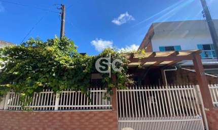 Casa Bem Localizada com 3 Quartos em Balneário Camboriú