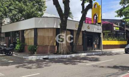Sala Comercial de Esquina com Estrutura Completa e Acessibilidade