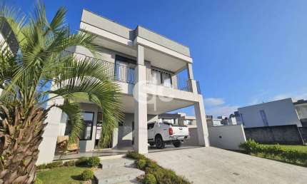 Casa com 4 quartos para alugar no Santa Regina, Camboriú 