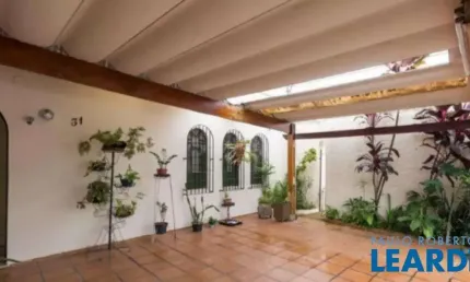 Casa com 3 quartos à venda na Rua Desembargador Alípio Bastos, Jabaquara, São Paulo