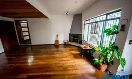 Casa com 3 quartos para alugar na Rua Casimiro de Abreu, Campo Belo, São Paulo