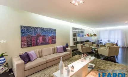 Apartamento com 3 quartos à venda na Alameda dos Guaramomis, Moema, São Paulo