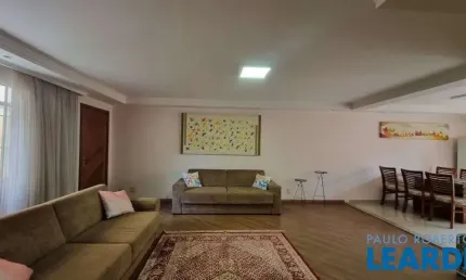 Casa em condomínio fechado com 3 quartos à venda na Rua Ibituruna, Saúde, São Paulo