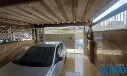 Casa com 4 quartos para alugar na Rua Nossa Senhora da Saúde, Vila das Mercês, São Paulo
