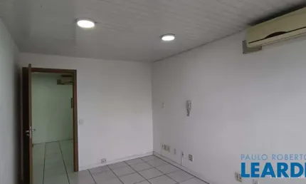 Sala comercial para alugar na Rua Carneiro da Cunha, Saúde, São Paulo