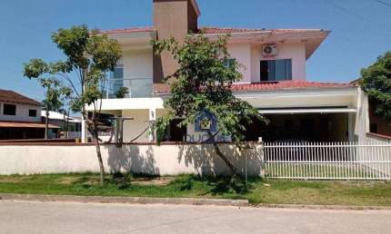 Sobrado com 4 dormitórios à venda, 180 m² por R$ 699.900,00 - Praia de Ubatuba - São Francisco do Sul/SC