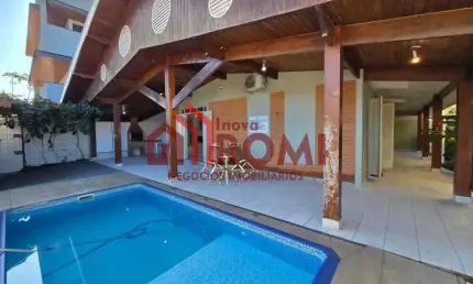Casa com 9 quartos à venda na Rua Newton Prado de Oliveira, Praia Grande, Ubatuba, 270 m2 por R$ 2.000.000