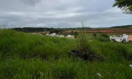 Terreno à venda na Rua Vanderlan Porto da Cunha, Vale das Palmeiras, Macaé