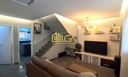 Sobrado Amplo c/ Área Gourmet - 3 Dorms e Suíte - Próx. à Praia
