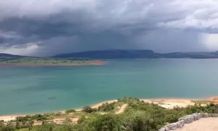 Excelente lote na beira da represa Furnas(São José da Barra-MG)