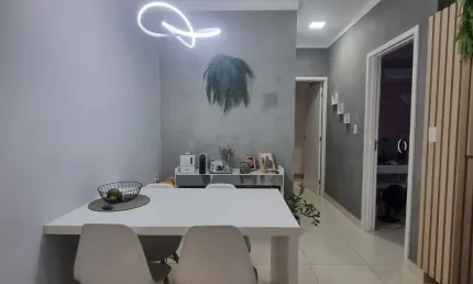 Apartamento térreo com quintal cond. Parque das Arvores