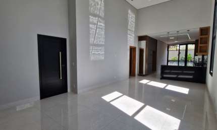 Maravilhosa casa térrea 3 suites completas em armários