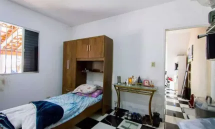 Sobrado com Piscina e 2 casasa no Terreno de 10 X 50  e 2 Vagas de Garagens