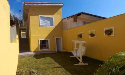 Sobrado Excelente com 76 m² 2  Dormitorios e 2  Vagas de Garagens