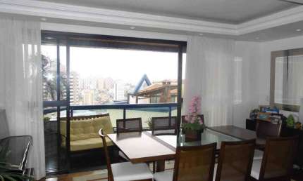 Apartamento 156 m² 3 Dormitorios sendo 1 Suite  2 Vagas de Garagens