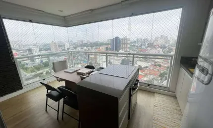Apartamento Porteira echada Andar alto 2 Dormitorios sendo 2 Suites