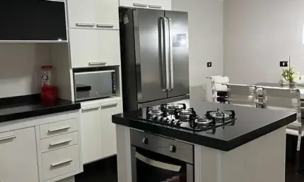 Sobrado 3 Suites 210 m² 3 Dormitorios sendo 3 Suites 2 vagas de Garagens