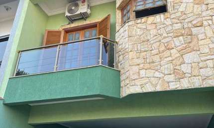 Sobrado com 195 m² com 3 Domritorios Estuda Permuta Menor Valor