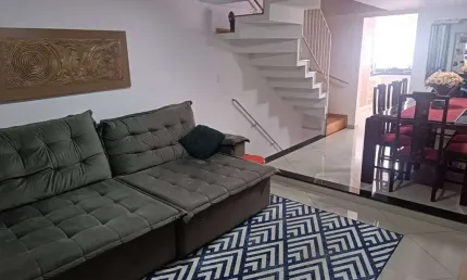 Sobrado com 93m² 3 Dormitorios sendo 1 Suite e 1 Vaga de Garagem