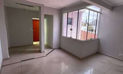 Sobrado com 214 m² 6 Dormitorios sendo 1 Suite e 2 VAgas de Garagens
