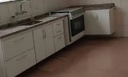 Sobrado com 225 m² 3 dormitórios 1 suíte e 4 vagas de garagens