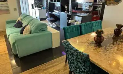 Apartamento 91m²  2 dormitórios sendo 1 suíte e 2 vagas de garagens
